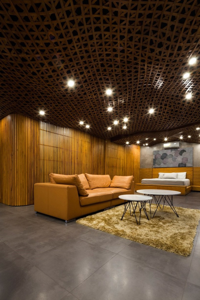 “Những đám mây” còn có tác dụng giấu những chiếc đèn downlight âm trần rất khéo léo, chỉ được nhìn thấy vào ban đêm.