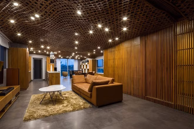 Chủ nhân ngôi nhà bày tỏ rằng ban ngày anh rất bận rộn với công việc nên anh không muốn khi về nhà vẫn phải vào trong một chiếc hộp bí bách.