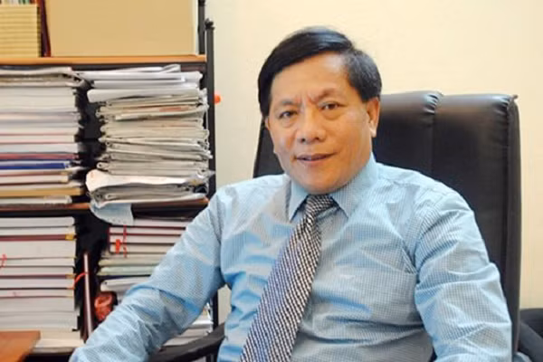 Chong dua bo va con rieng ve nha, co nen ly hon?