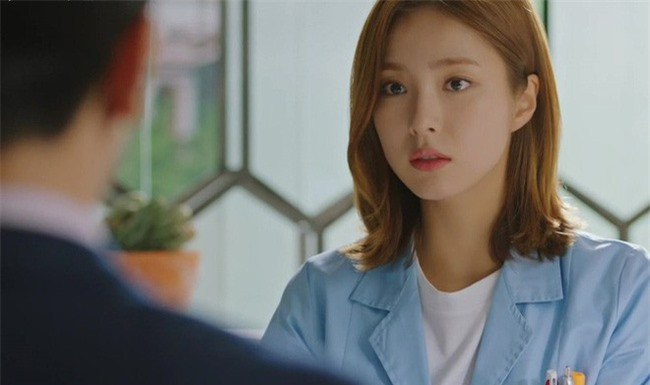 Me chong nang nac doi mang chau di xet nghiem ADN vi ly do soc ngat