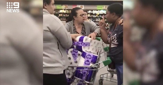 Đánh nhau vì tranh giấy vệ sinh, 2 người phụ nữ nhận cái "kết đắng" Danh nhau vi tranh giay ve sinh, 2 nguoi phu nu nhan cai