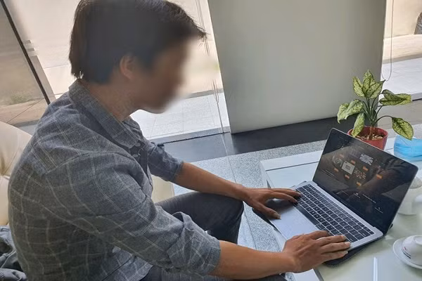 Them hang nghin nan nhan sap bay “xem video la co tien”