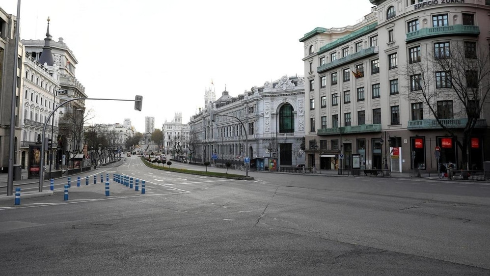 Thanh nien bi phat khi cau hon tai bai bien dong cua vi Covid-19-Hinh-2