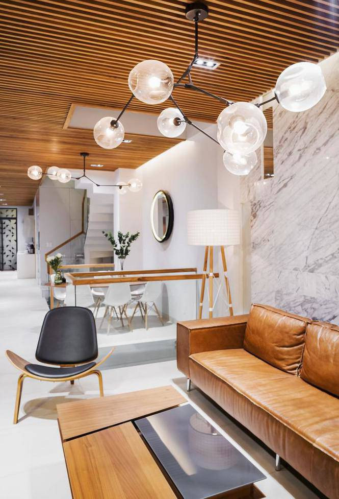 Không gian nhà luôn tạo được cảm giác tròn đầy, không thừa không thiếu.