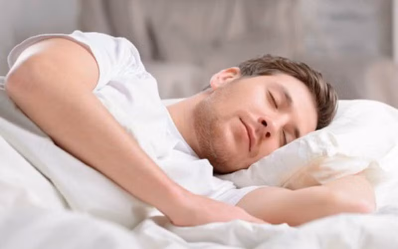 Ngủ đủ giấc: Khi ngủ, toàn bộ cơ thể sẽ được phục hồi, giúp bạn có điều kiện tốt nhất để tập luyện, hoạt động.