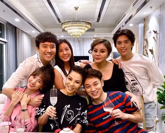 Hoa hau Thu Hoai ngo ra nhieu dieu tu cai tat cua co ban than-Hinh-2