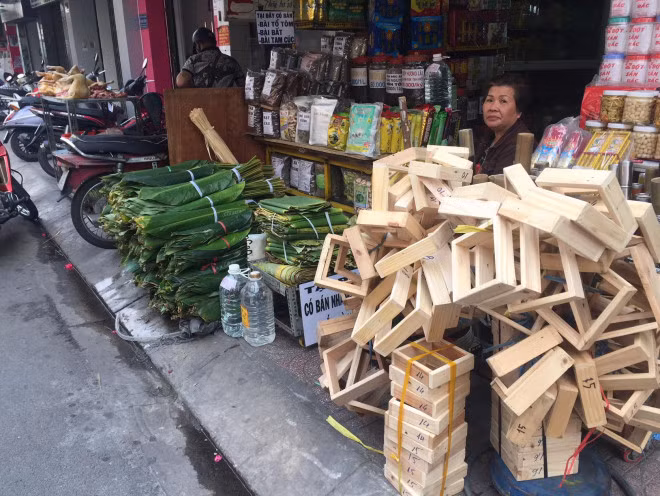 Nguoi ban la dong nga ba Ong Ta lo e khach vi gia thit heo