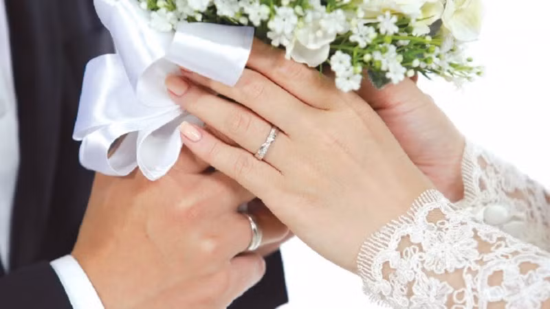 Deo nhan ma pham phai dieu dai ki nay, vo chong luc duc toi ngay