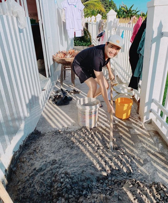 Sao Viet ve que vao mua dich: H'Hen Nie xay lua, Huong Ly di chan trau-Hinh-11