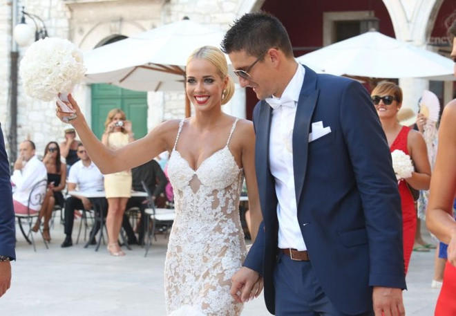 Cầu thủ bóng rổ Croatia tuyên bố cô thấy khá phiền khi đọc những nhận xét về nhan sắc của mình trên truyền thông. 8X từ chối hầu hết lời mời làm người mẫu để tập trung cho sự nghiệp và việc học tập ngành Quản lý du lịch tại Šibenik vào năm 2012. Ảnh: Tportal.