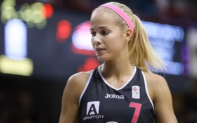 Cầu thủ 31 tuổi bắt đầu sự nghiệp với đội Vidici Dalestan năm 2005, chuyển đến Jolly JBS năm 2007 và giành cả chức vô địch quốc gia lẫn Cúp Croatia 2008 ngay trong mùa giải đầu tiên ở CLB mới. Ở cấp độ quốc gia, Misura giành huy chương đồng tại Mediterranean Games 2009, xếp thứ 5 giải EuroBasket Women 2011 và thứ 10 tại Olympic London 2012. Ảnh: Rich Atheles.