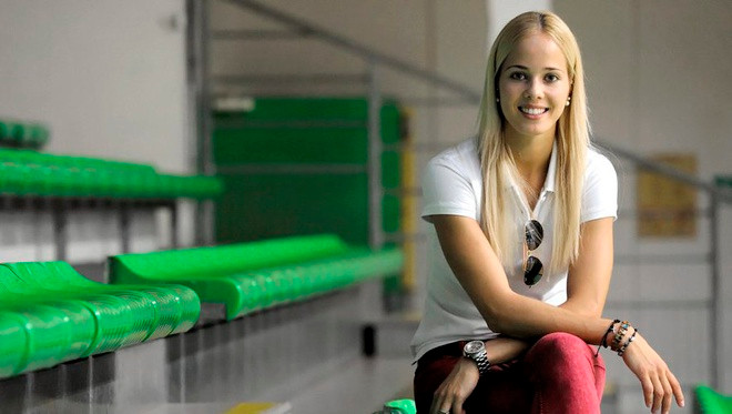 Misura được mệnh danh là hoa khôi giải Mediterranean Games 2009 sau cuộc thăm dò ý kiến từ 80 nhiếp ảnh gia chuyên nghiệp của 23 quốc gia. Trang web thể thao Mỹ Bleacher Report gọi cô là "VĐV nữ xinh nhất Olympic London 2012". Tương tự, tạp chí Muze của Mỹ, Russia Today của Nga hay New England Sports Network của Anh cũng vinh danh 8X là một trong những VĐV nổi bật nhất Thế vận hội 2012. Ảnh: LaDepeche.