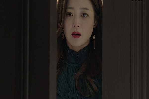 Con gái 15 tuổi dùng điện thoại lén lút, mẹ lặng người khi xem ảnh Con gai 15 tuoi dung dien thoai len lut, me lang nguoi khi xem anh