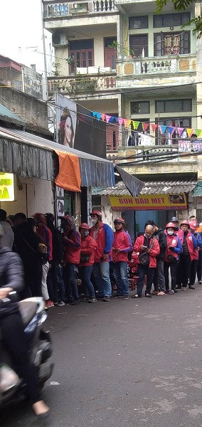 Nghề dắt xe ra đường là có tiền, thu nhập khủng mùa dịch Covid-19 Nghe dat xe ra duong la co tien, thu nhap khung mua dich Covid-19