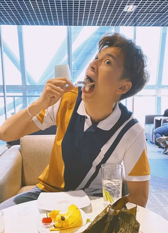 Ngo Kien Huy dim hang Jun Pham khi du lich chung-Hinh-4