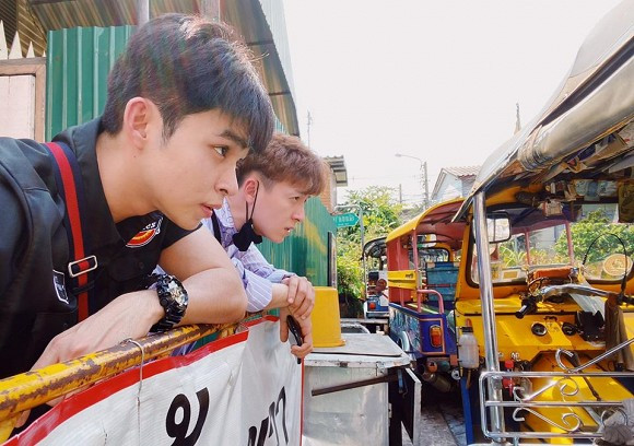 Ngo Kien Huy dim hang Jun Pham khi du lich chung