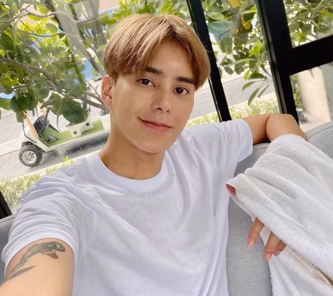 Trithipnipa Thippaphada cho biết không có lý do đặc biệt gì khiến anh đưa ra quyết định chuyển giới lần thứ 2: "Sau 6 năm, tôi nhận ra mình thích mặc đồ nam, để tóc ngắn và thoải mái với thân hình nam giới hơn". Hiện tại, Trithipnipa đang tích cực tập gym để tăng các khối cơ trên cơ thể.