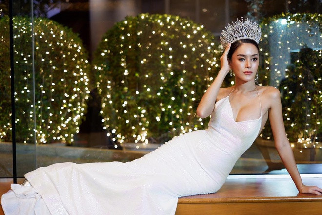 Năm 2014, Arm Trithipnipa giành ngôi vị Á quân Miss Trans Universe Thailand. Người đẹp sở hữu lượng fan hùng hậu. Sau khi giành chiến thắng, Trithipnipa Thippaphada nổi lên như một biểu tượng chuyển giới thành công của Thái Lan bên cạnh những cái tên hot khác như Nong Poy hay Noey.