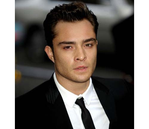  Người trán rộng: Trong nhân tướng học những người đàn ông sở hữu tướng trán rông là người thông minh, có chí ý tiến thủ nên nếu họ làm kinh doanh dễ dàng thành công. Nếu theo con đường chính trị cũng dễ dàng thăng quan tiến chức có cuộc sống hơn người.