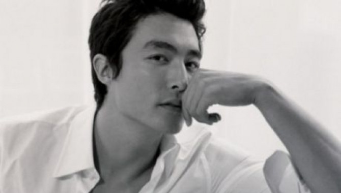 Người trán vuông: Trong phong thủy những người đàn ông sở hữu tướng trán vuông là người có tính cách cương trực, kiên định nên sau tuổi 30 họ thường xây dựng được sự nghiệp cuộc sống vô cùng viên mãn hạnh phúc.