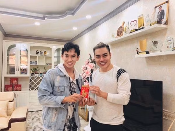 Le Duong Bao Lam khoe o nha 7 ty, vo dep, con xinh-Hinh-6