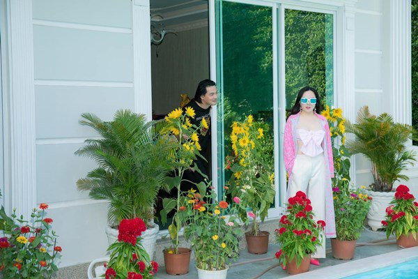 Lay vo dai gia lon tuoi: nguoi song hy nguoi o biet thu xa hoa-Hinh-5