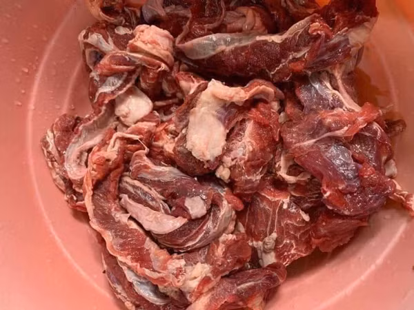 Thuc hu de suon bo sieu re chi 75.000 dong/kg ban tran lan