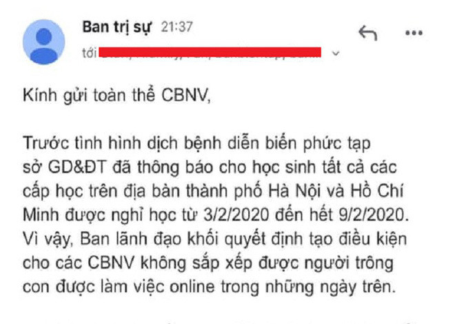 Mot cong ty cho nhan vien lam viec online de trong con nghi hoc vi dich corona