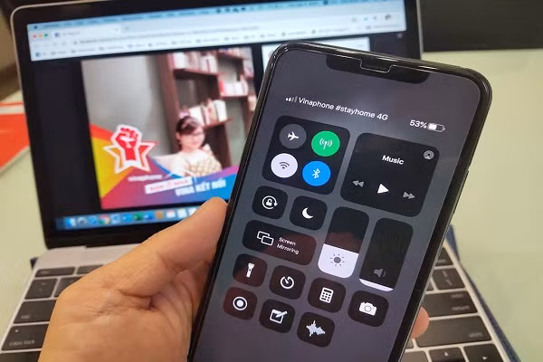 VinaPhone thay logo mang 