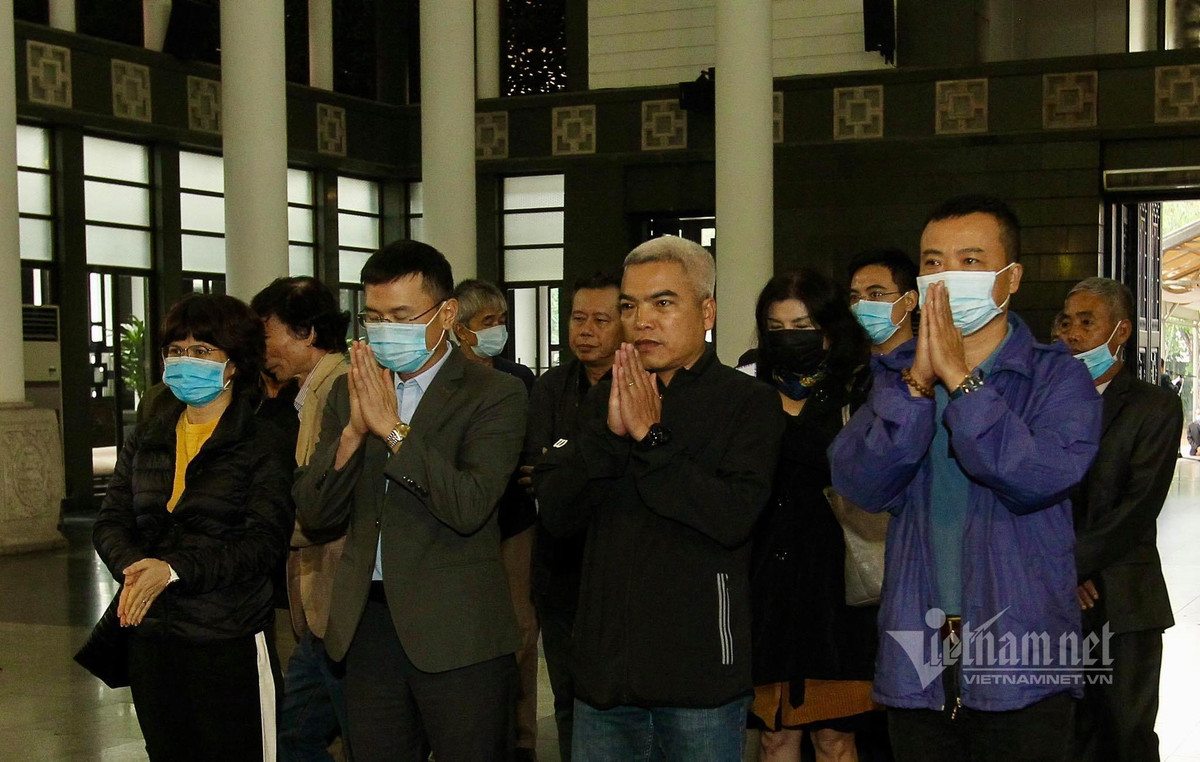 Sinh thời, nhạc sĩ Văn Ký rất gắn bó với Hoà nhạc quốc gia Điều Còn Mãi của VietNamNet với tư cách là người cố vấn và sáng tác ca khúc Bay lên Việt Nam.
