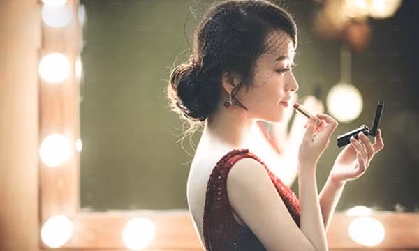 Phụ nữ hơn nhau ở 'bản lĩnh' chứ không phải 'tấm chồng' Phu nu hon nhau o 'ban linh' chu khong phai 'tam chong'