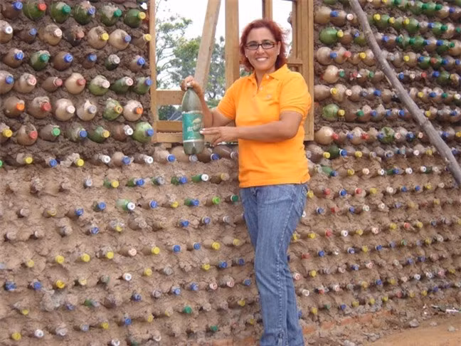 Cấu trúc nhà sẽ được gia cố thêm bằng những vật liệu xây dựng cần thiết.