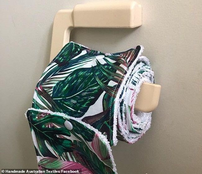 Daily Mail cho hay, một công ty ở Australia đã tạo ra "giấy vệ sinh" có thể tái sử dụng bằng cách giặt và bán ra thị trường. Mặt hàng này được đưa ra trong lúc nhiều người ở Australia đổ đến các siêu thị mua giấy vệ sinh giữa nỗi lo Covid-19 bùng phát. Nói là giấy vệ sinh nhưng thực ra các mảnh có một mặt làm từ vật liệu được in họa tiết, còn mặt kia làm bằng vải bông xù, hoặc khách có thể chọn loại vải có sợi tổng hợp thay vì vải bông xù.