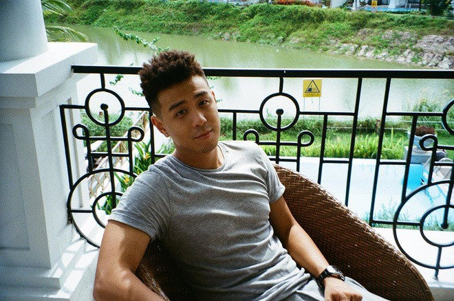 ##ss###style="font-size: 16px;">Huyme được đông đảo giới trẻ biết tới là một trong những vlogger đời đầu ở Việt Nam. Năm 2015, anh quyết định Nam tiến lập nghiệp và lấn sân sang lĩnh vực điện ảnh. Anh có mặt trong loạt phim điện ảnh như Siêu trộm, Sút, Bạn gái tôi là sếp và gần nhất là Anh thầy ngôi sao. Sau nhiều vai diễn, anh được nhận xét diễn xuất có tiến bộ. Tháng 7/2019, Huyme làm clip giải thích về việc anh bỏ bê làm vlog một thời gian. 9X bày tỏ sự thất vọng khi nhiều năm mang danh vlogger nhưng chưa một lần giành được thành tựu cụ thể. Huyme cũng hứa sẽ cố gắng thực hiện những sản phẩm hay hơn gửi tới công chúng.