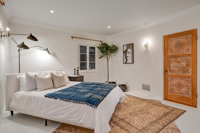 Các phòng ngủ phụ mang những tông màu sáng, nhẹ nhàng, được phối hài hòa với nhau để làm nổi bật vẻ trang nhã.