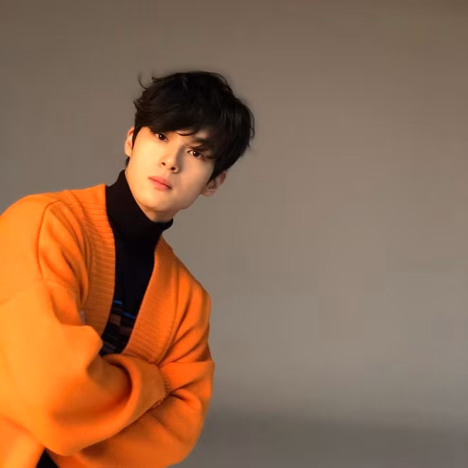 Nhiều dân mạng khen ngợi Bot-No-Jam có ngoại hình không kém các idol Hàn Quốc. Với độ nổi tiếng của mình, anh còn được mời xuất hiện trên chương trình Morning Wide của đài SBS.