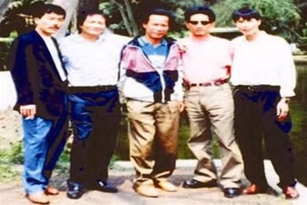 Nam Cam (ky 6): Giang ‘dan boc duong’ ha guc quan chuc