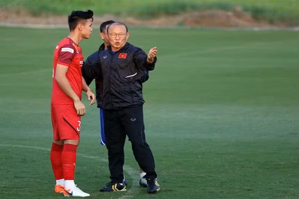 Thay Park chuc mung sinh nhat Que Ngoc Hai bang tieng Viet-Hinh-2