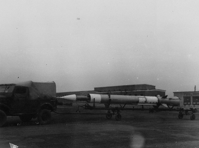 Phần đầu đạn hình củ hành và không có cánh lái mũi. Nguồn ảnh: English Russia