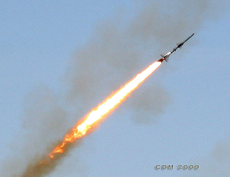 Tầm bắn tối thiểu của tên lửa hạt nhân SA-2 là 6km, tối đa là 43km, độ cao đánh chặn từ 250-25.000m. Nguồn ảnh: Simhq