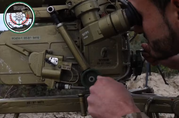 Trong ảnh, binh sĩ FSA đang sử dụng rất thành thạo tổ hợp tên lửa chống tăng Fagot. Nguồn ảnh: SyriaL