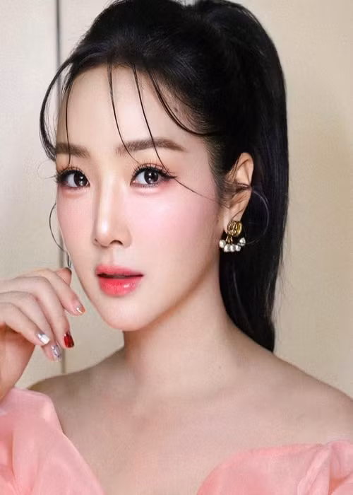 Nhiều người trầm trồ trước vẻ ngoài không tuổi của Hoa hậu Đền Hùng 1992. Ảnh: FB Giáng My.