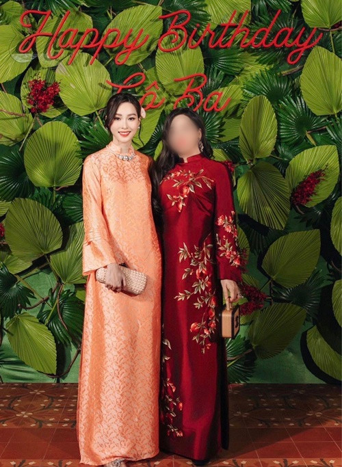 Hoa hậu Việt Nam 2012 được nhiều fan khen ngợi "gái 3 con mà như gái chưa chồng".