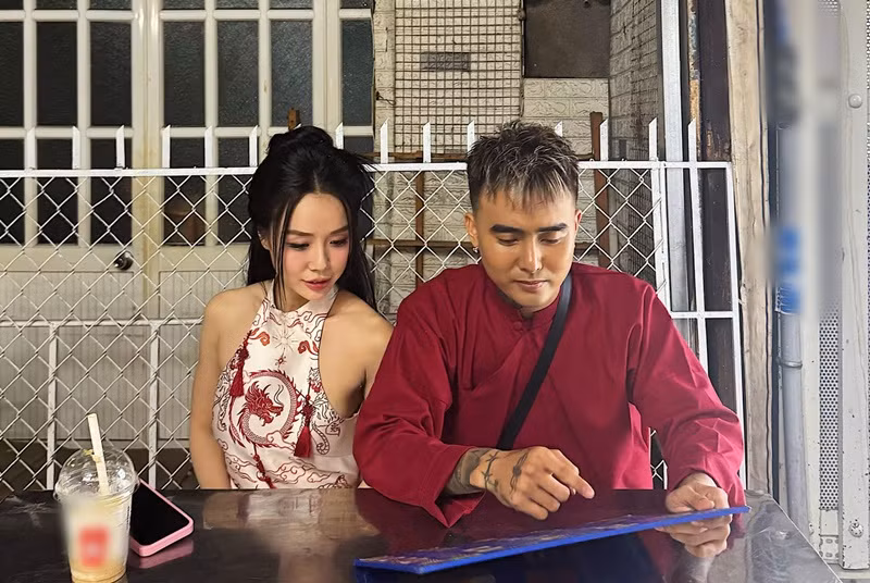 Theo Znews, Bảo Ngọc và Đạt G dự định sinh con chung nhưng kế hoạch này tạm hoãn đến khi hai con riêng của Bảo Ngọc học xong tiểu học.Bảo Ngọc. Ảnh: FB Bảo Ngọc.