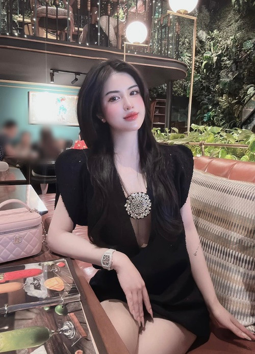 Hương Trần có cuộc sống khá sang chảnh nhờ kinh doanh online. Ảnh: FB Hương Trần.