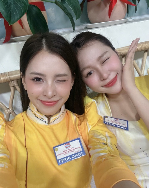 Kiều Duy chia sẻ: “Là một người con Việt Nam, Duy cảm thấy vô cùng vinh dự và tự hào khi được là một phần nhỏ trong buổi lễ diễu hành kỷ niệm 50 năm Giải phóng miền Nam, thống nhất đất nước – một dấu mốc thiêng liêng và đầy ý nghĩa trong lịch sử dân tộc. Sau buổi lễ tổng duyệt hôm nay, Duy càng thêm phần háo hức chờ đón ngày lễ chính thức sắp tới. Chắc chắn đó sẽ là một khoảnh khắc không thể nào quên, khi cả dân tộc cùng nhìn lại một chặng đường gian khổ mà oanh liệt, cùng nhau tưởng nhớ và tri ân những anh hùng đã hy sinh vì nền độc lập”.