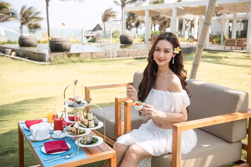 "Nàng hậu cao nhất Vbiz" thường xuyên nghỉ dưỡng sang chảnh ở biển.