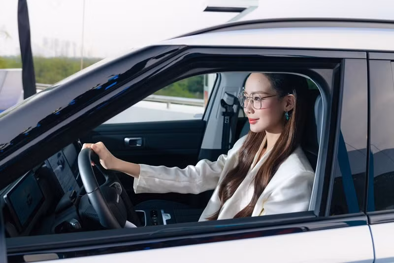 Tháng 3/2025, Hoa hậu Liên lục địa Bảo Ngọc được cho là tậu xe hơi tiền tỷ.