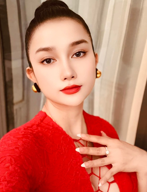 "Tôi không thấy chuyện đó buồn cười. Với tôi, đó không phải là một trò đùa, mà là một sự thiếu tôn trọng”, Huỳnh Như chia sẻ.