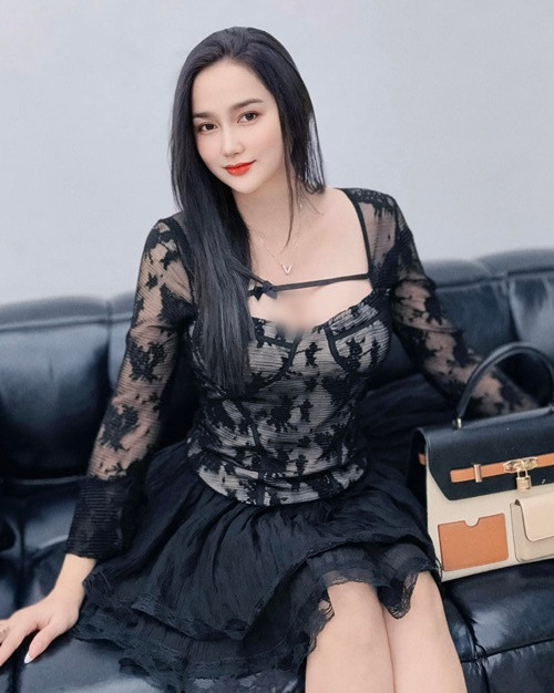 Huỳnh Như nhắn nhủ người đàn ông nói lời khiếm nhã với cô: “Hôm nay là nhắc nhở, ngày mai trên đường đời gặp lại mà vẫn thái độ, giọng điệu này thì nó không đơn giản là đứng lên và đi ra ngoài. Nhớ đó”.